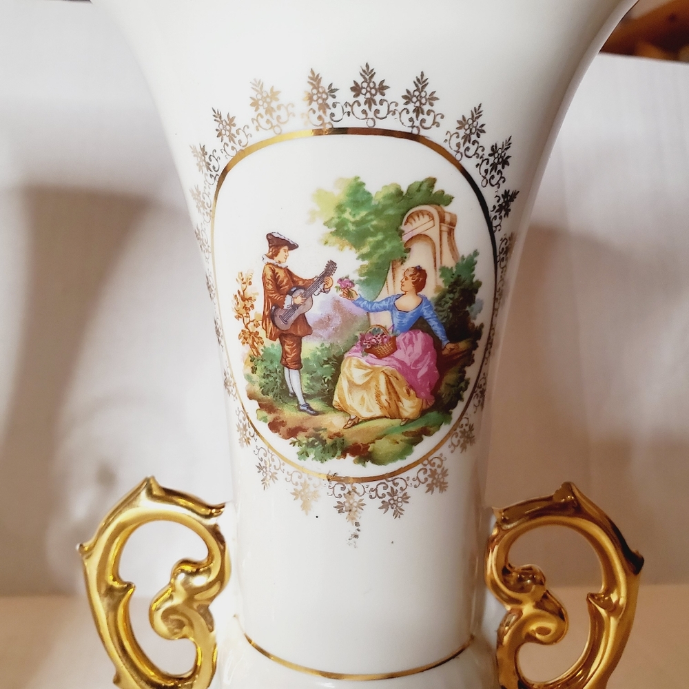 Vintage Rare Boden 520 White Ornate gold trim lovers Summer scene set 2 Vases - Picture 10 of 11